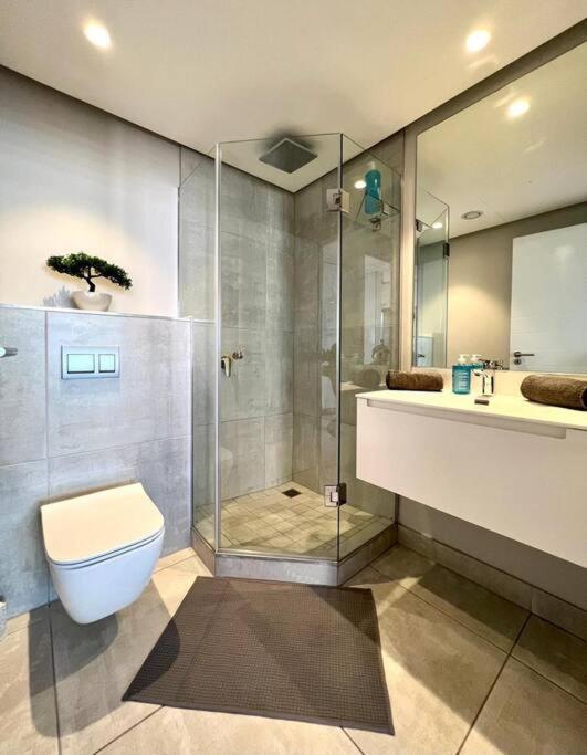 Skyline Views Stylish Studio With Pool, Parking No Load Shedding كيب تاون المظهر الخارجي الصورة