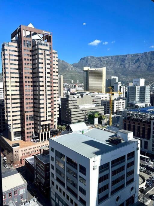 Skyline Views Stylish Studio With Pool, Parking No Load Shedding كيب تاون المظهر الخارجي الصورة