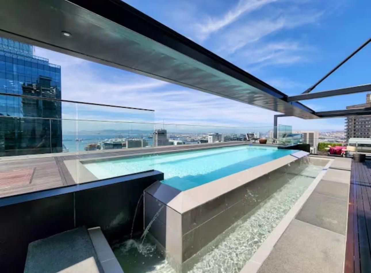 Skyline Views Stylish Studio With Pool, Parking No Load Shedding كيب تاون المظهر الخارجي الصورة